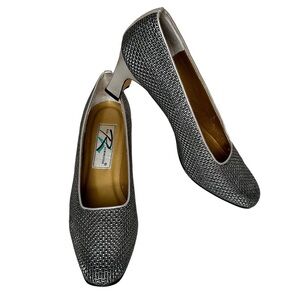 Ros Hommerson Silver Chainlink On Trend Leather Pumps Sz 8.5N